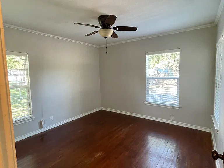 4300 Valentine St — Photo 12