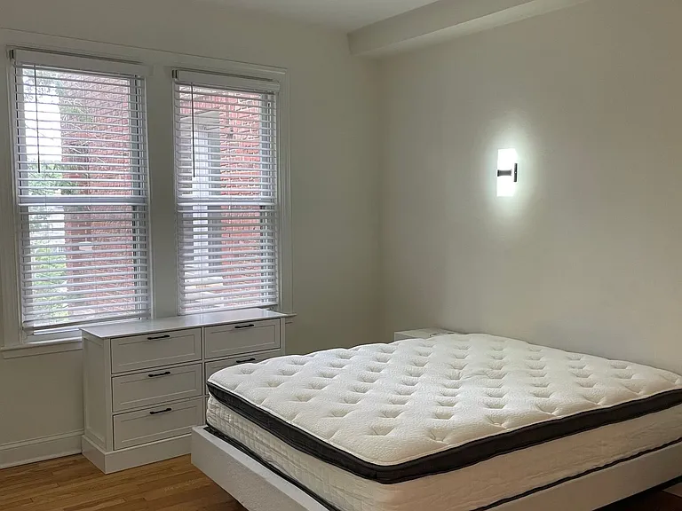Guilford Apartments — Photo 15