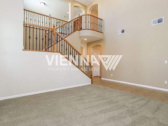 5th image of 6768 Maple Creek Dr