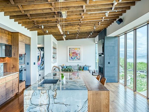3rd image of 421 Z Road