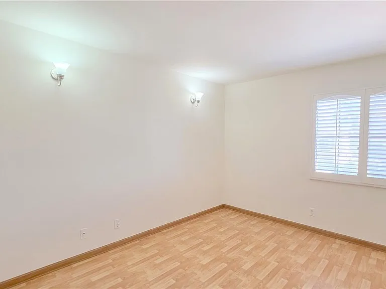 335 Eola Dr — Photo 20