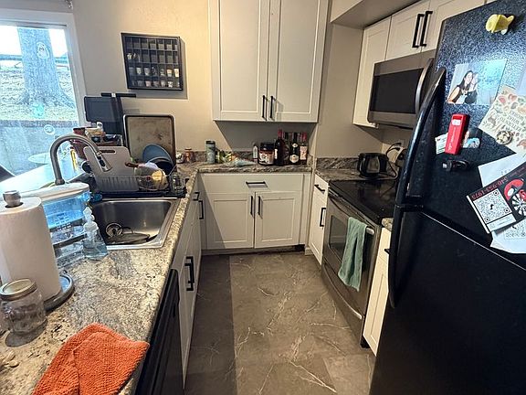3rd image of 805 Claytor Sq