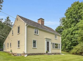 3 Newton Pl, Sturbridge, MA 01566