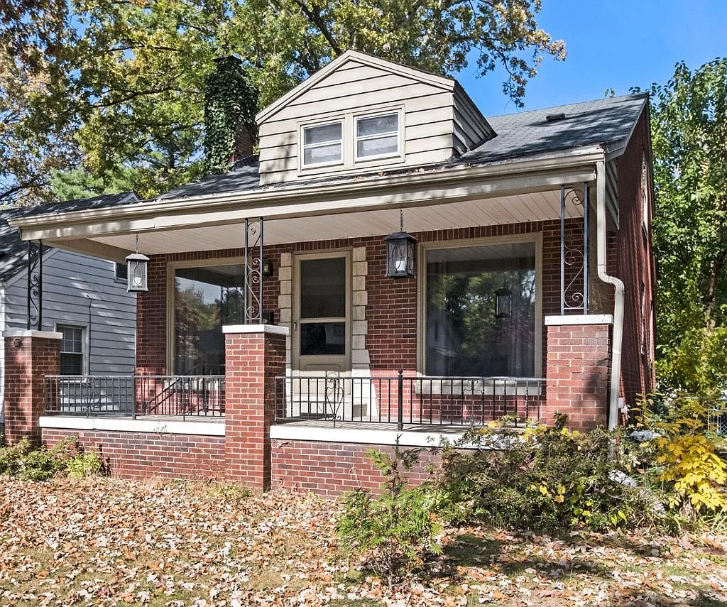357 Channing St photo 1