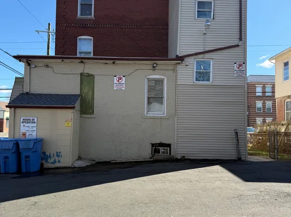 198 Oak Street, New Britain, CT 06051