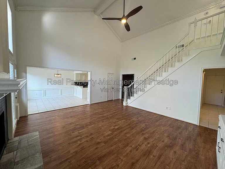 15907 Spring Forest Dr — Photo 2