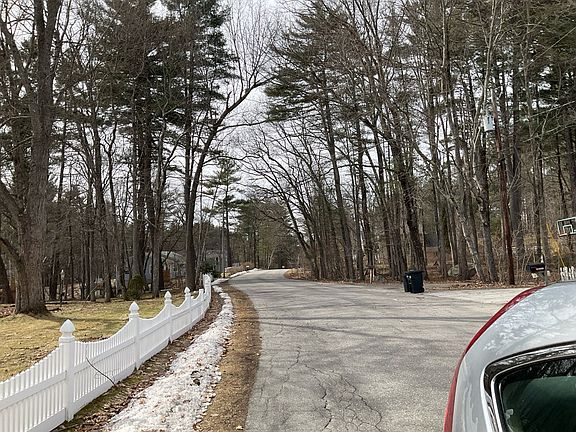 3rd image of 7 Cabot Rd