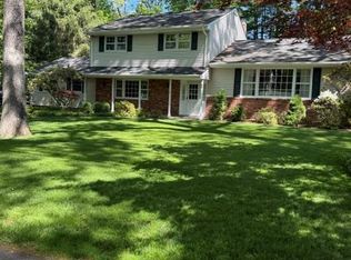 65 Barrett Ln, Wyckoff, NJ 07481
