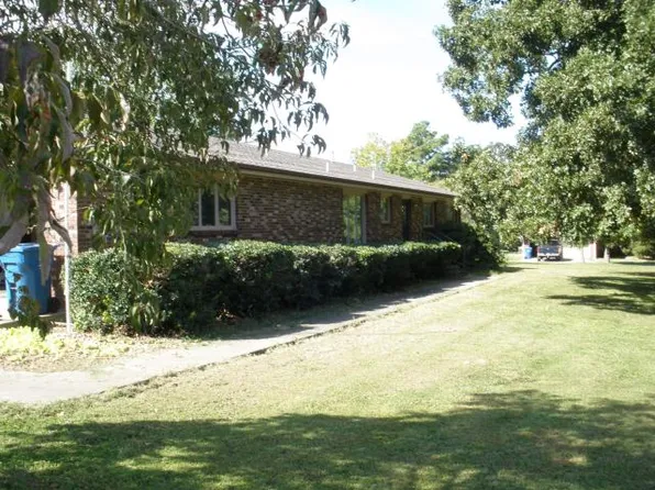 960 E 13th St, Cassville, MO 65625