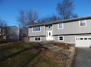 13 Marie Ln, Middletown, NY 10941