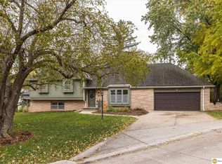 1256 Peterson Dr, Omaha, NE 68130