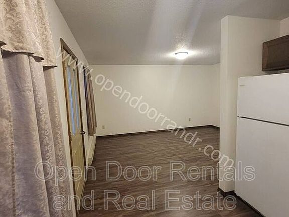 3rd image of 709 N Main St