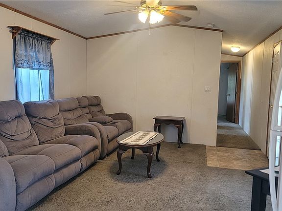 4th image of 211 Broughton Ave