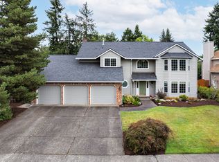 575 NE Goldie Dr, Hillsboro, OR 97124