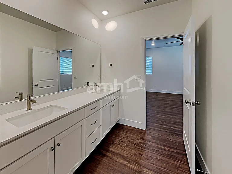 1890 N Montgomery Way — Photo 11