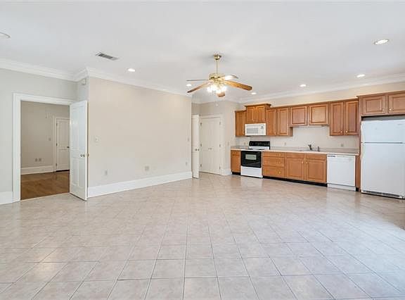 3rd image of 6053 Tchoupitoulas St