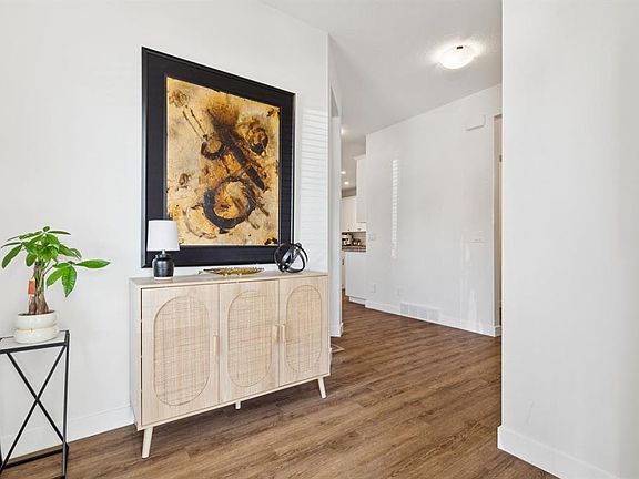 4th image of 30 W Mount Rae Ter