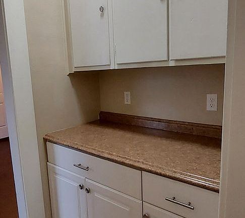 4th image of 813 N 13th St #11037876