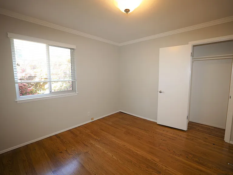 25 Genevra Rd — Photo 8