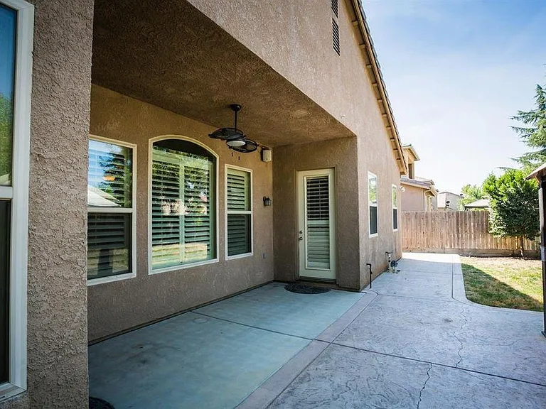 5895 N Torrey Pines Ave — Photo 22
