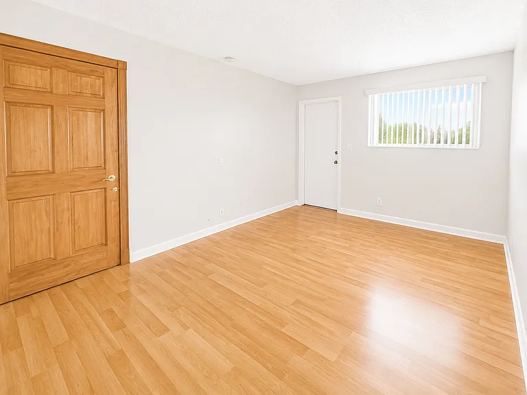 2175 NE 56th St #75 — Photo 10