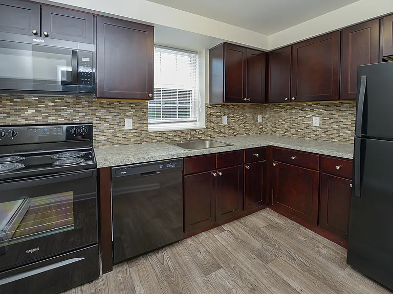 Woodacres Apartment Homes — Photo 1