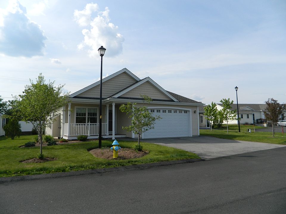 1st image of 8 Stinson Dr #3