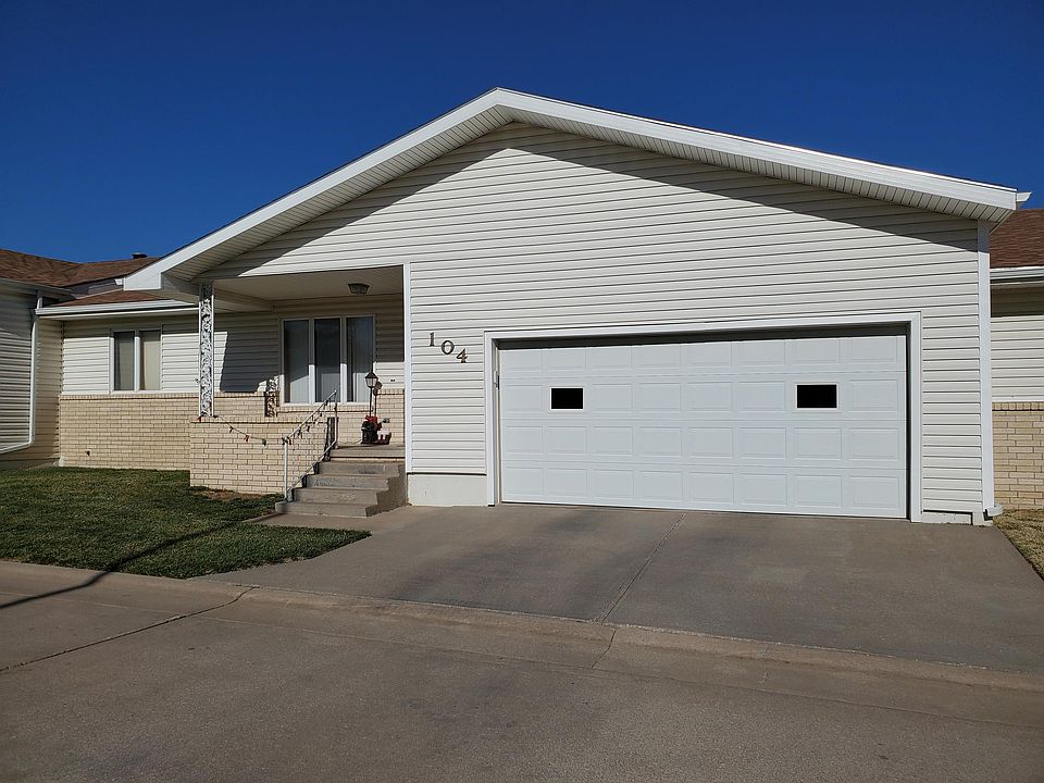 1st image of 104 Crestview Dr