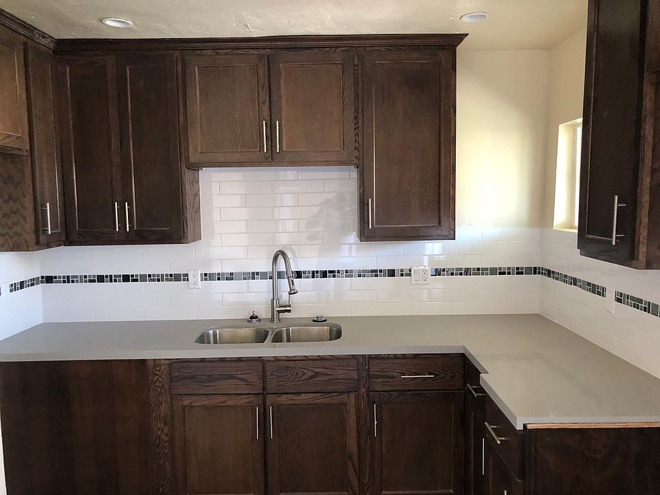 1st image of 520 E Willow St APT 10