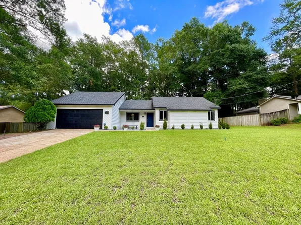 116 Crestview Dr, Enterprise, AL 36330