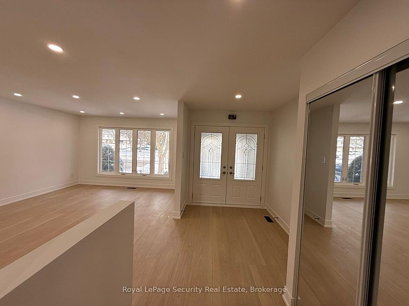 Mississauga House for rent - 3 Bedrooms — photo 2