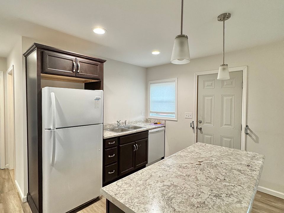1st image of 222 W Broadway Ave #2