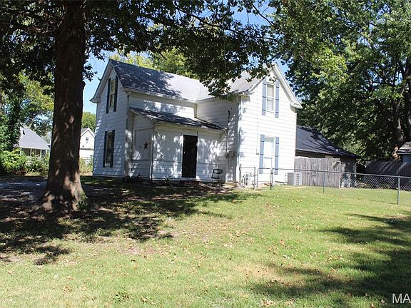 5th image of 711 Lampert St