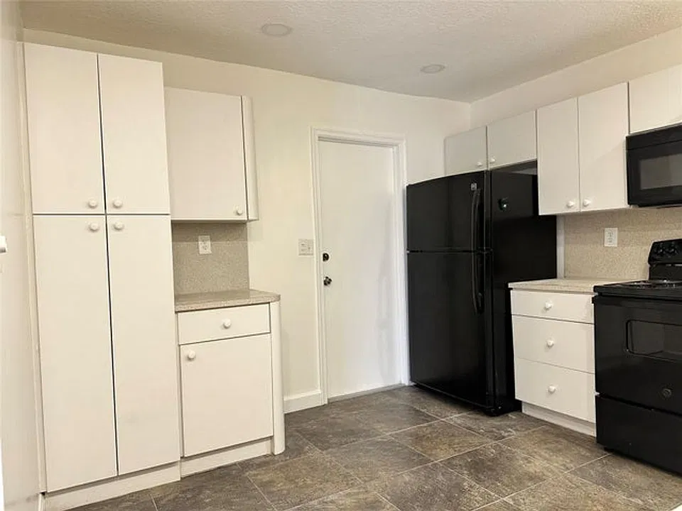 1905 SW 86th Ave