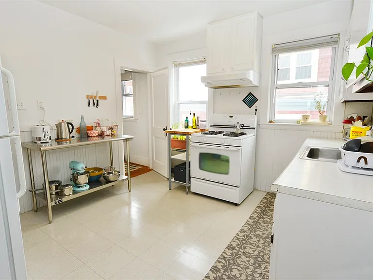 89 Rockview St #3 — Photo 7