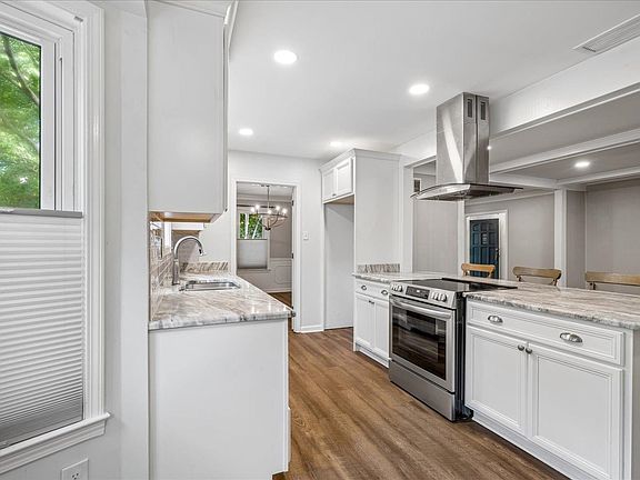 5th image of 1539 Riverdale Rd