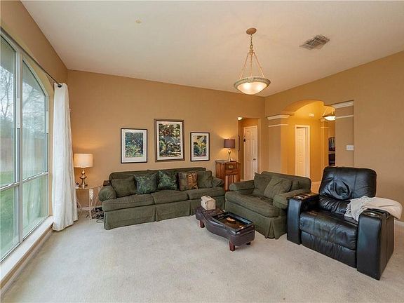 5th image of 912 Cashew Ln