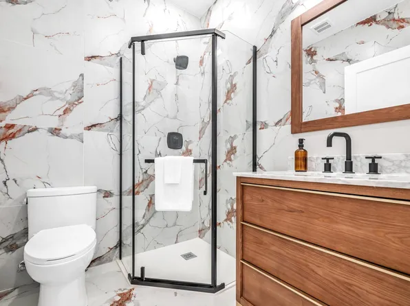 649 38th Street image 18 of 29