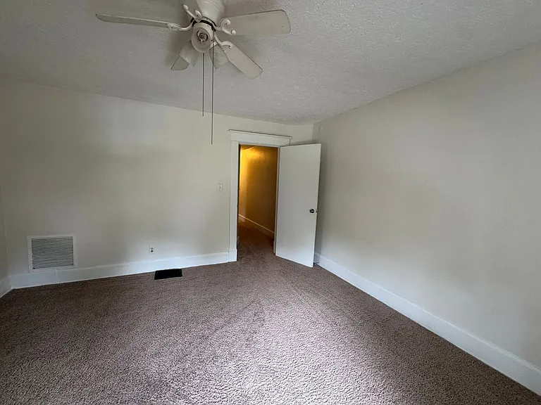 2346 Coyner Ave — Photo 11