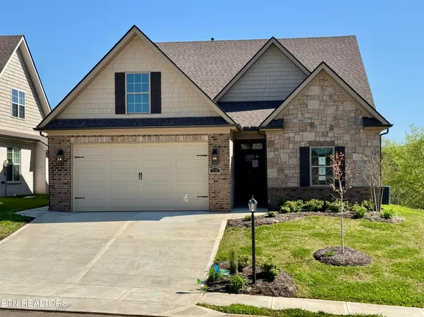 2110 Lantern Park Ln, Knoxville, TN 37932
