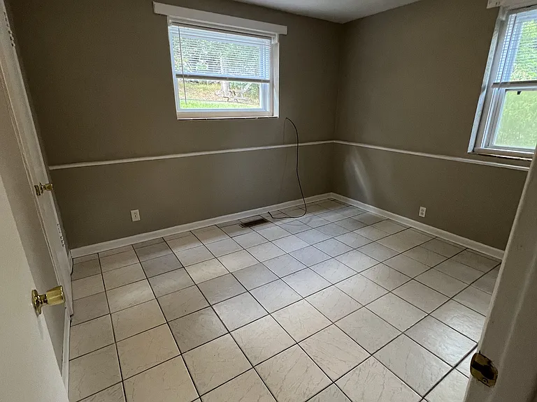 570 Denton Dr #B — Photo 12