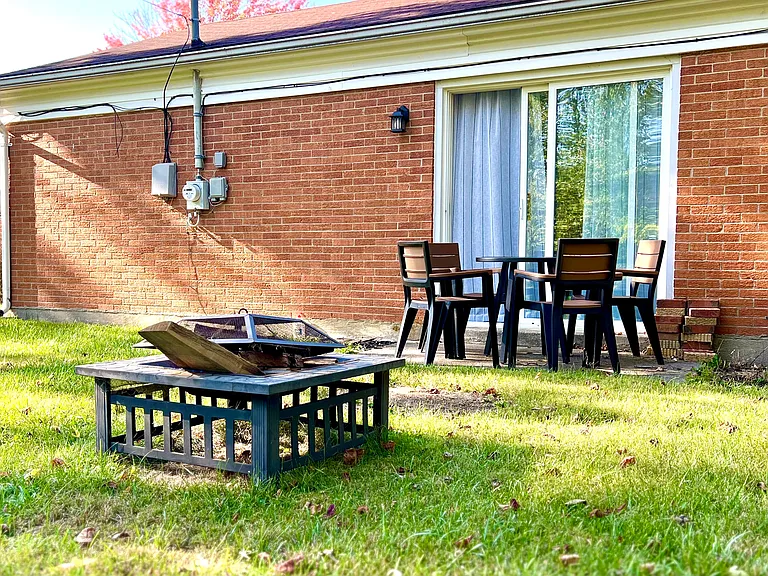 Lutz Dr — Photo 9