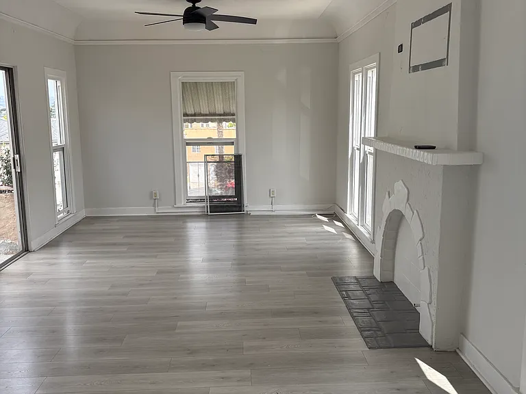 2118 S Palm Grove Ave — Photo 10
