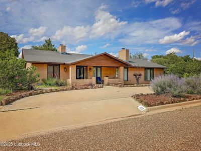 805 2nd St, Plains, TX, 79355