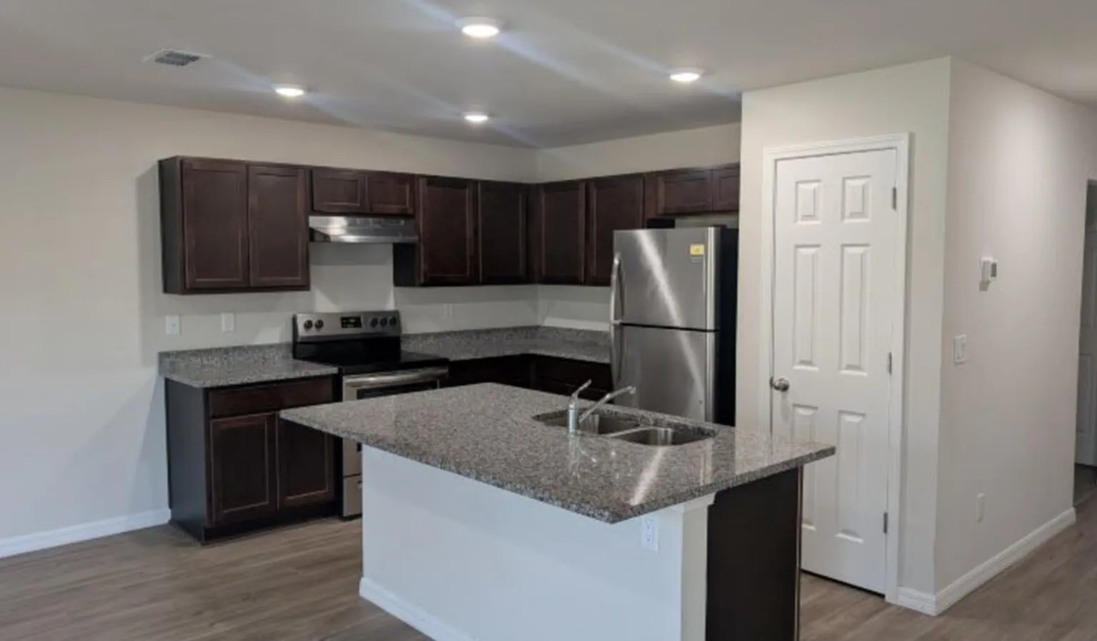 2 bed, 2.0 bath, $1,450 — Photo 4