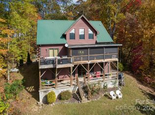 1365 Treyburn Oaks Dr, Whittier, NC 28789