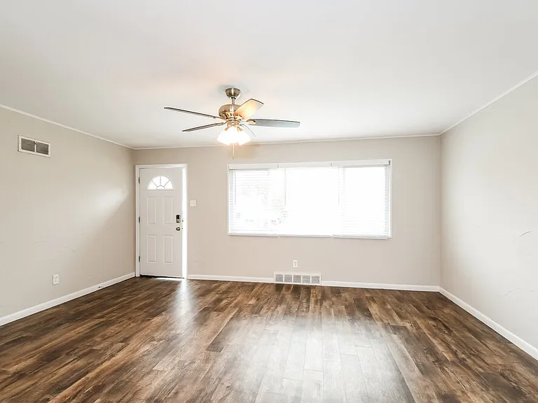 1230 Acredale Dr — Photo 5