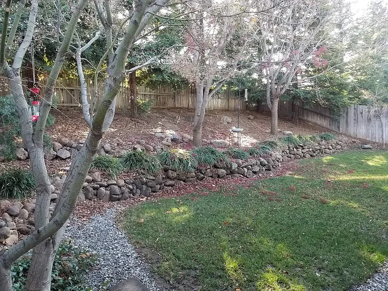 125 Delaney Dr — Photo 2