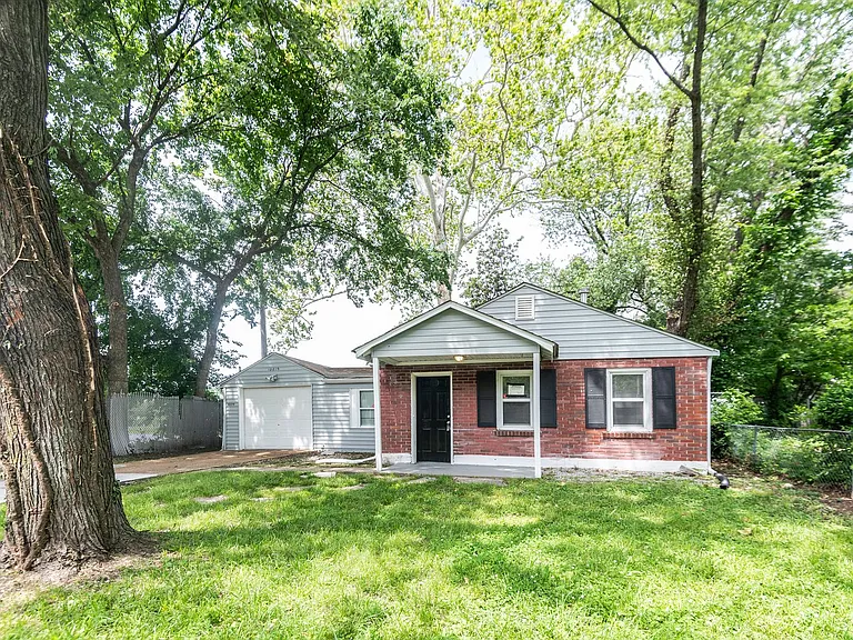 10019 Northgate Dr — Photo 1