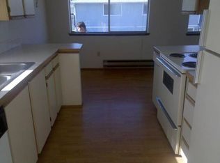 220 Charwila Ln APT B, Enumclaw, WA 98022
